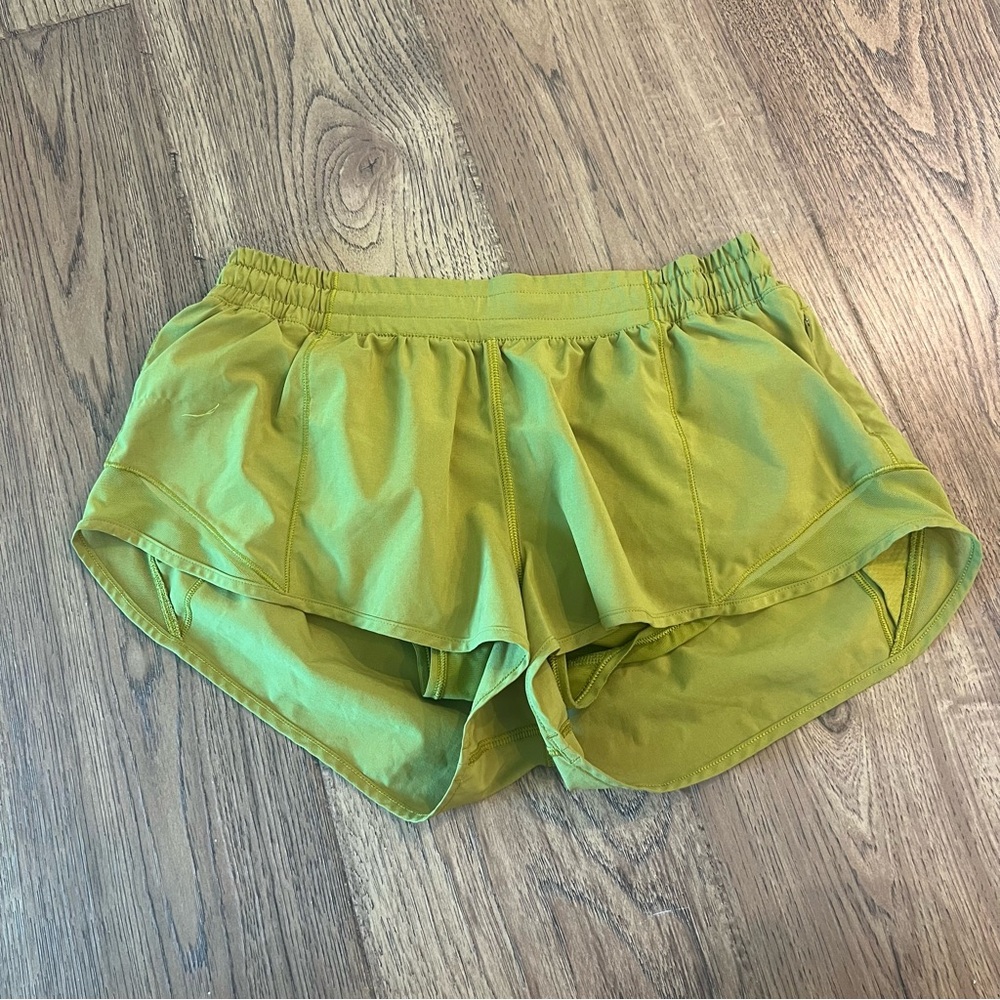 Lululemon Hotty Hot Short II 2.5” Golden Lime